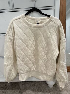 Universal Thread Cream Quilted Pullover